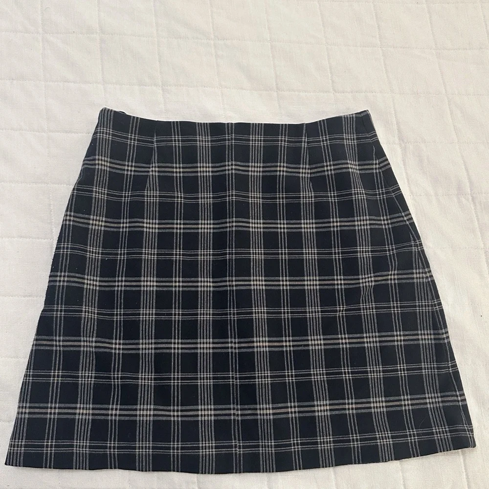 ARITZIA Sunday Best Plaid Navy Mini Skirt - Picture 2 of 4